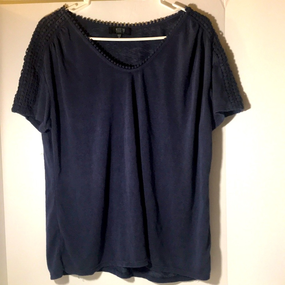 Modern Canvas top size xl short sleeves crochet neckline sleeves navy color
